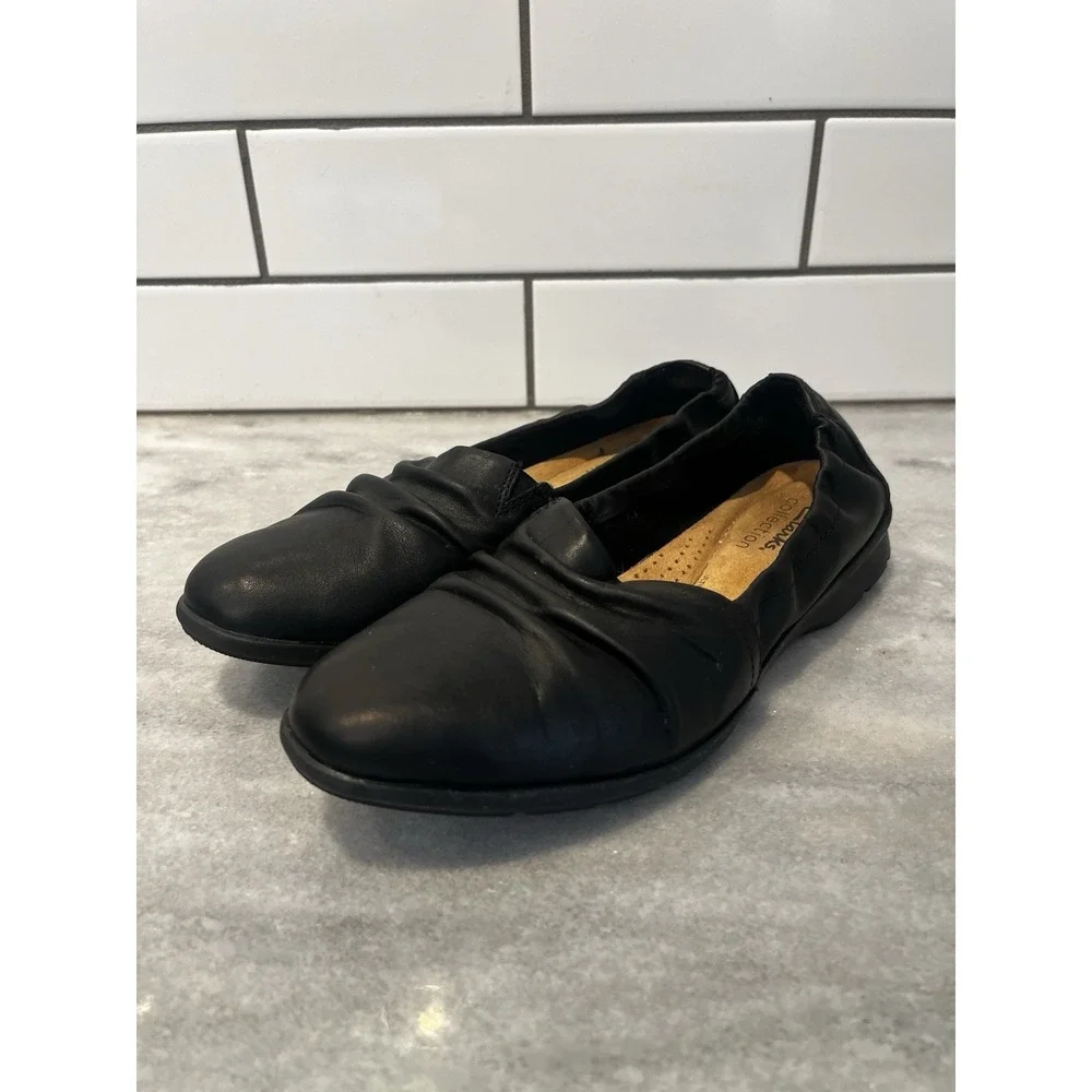 Clarks Black soft Leather Jenette Ruby Ruched Vamp Comfort stretch Flats‎ Size 7